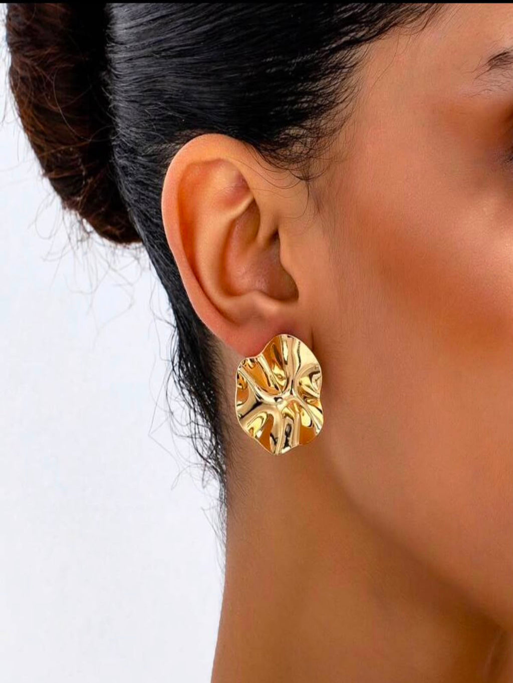 Asymmetric Gold Circles