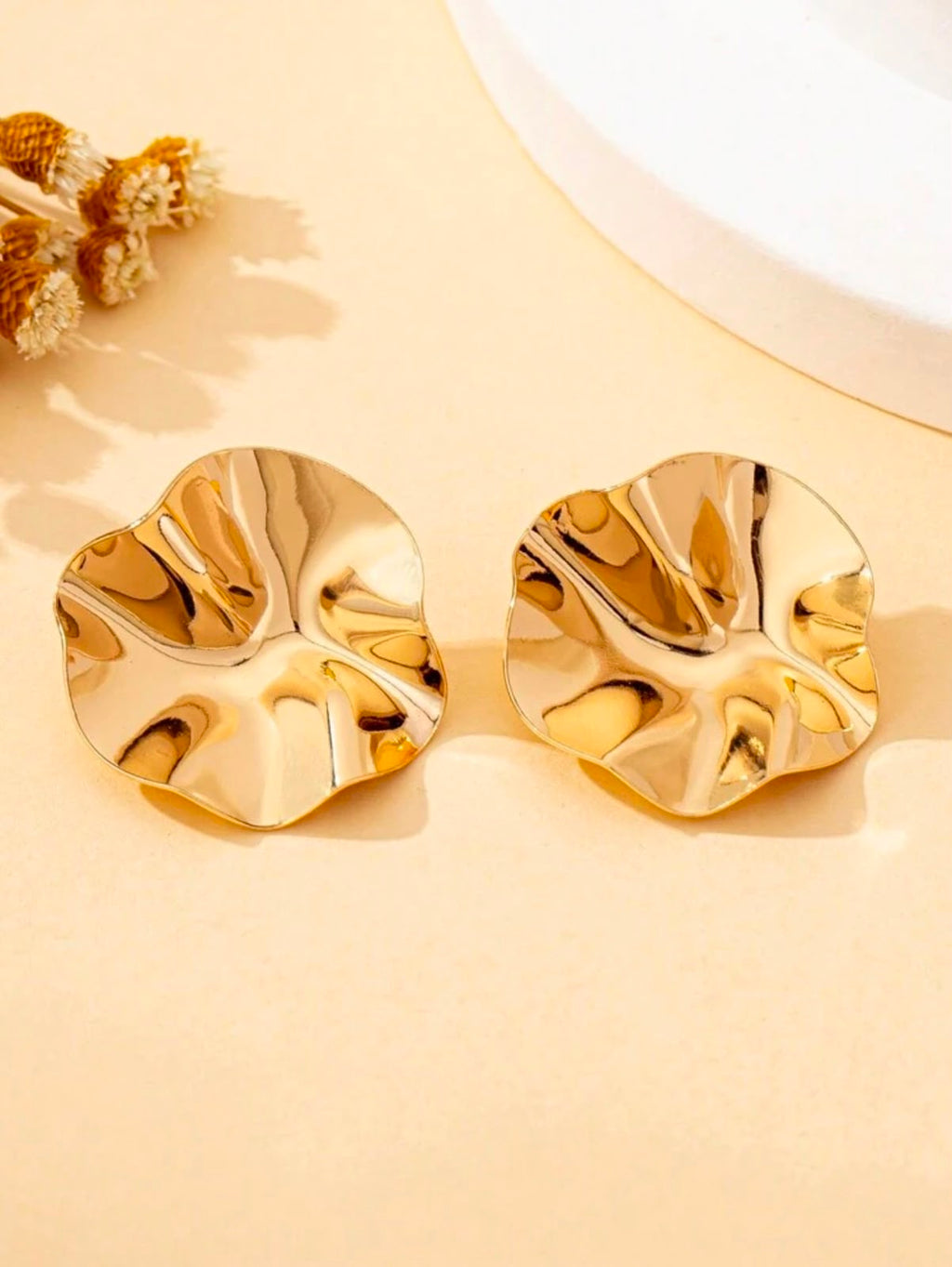 Asymmetric Gold Circles