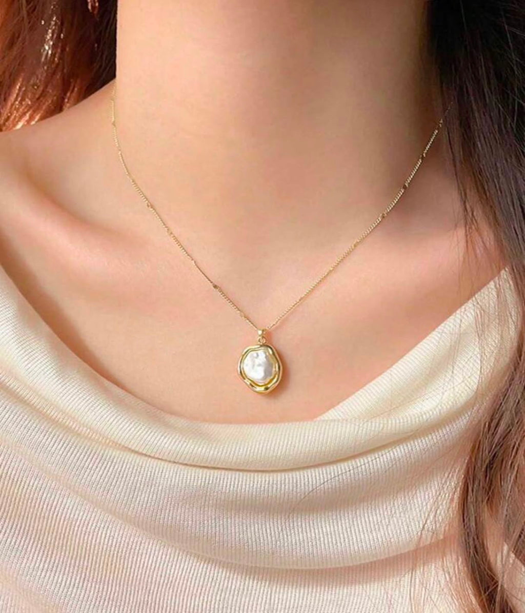 Baroque Muse Pearl Necklace