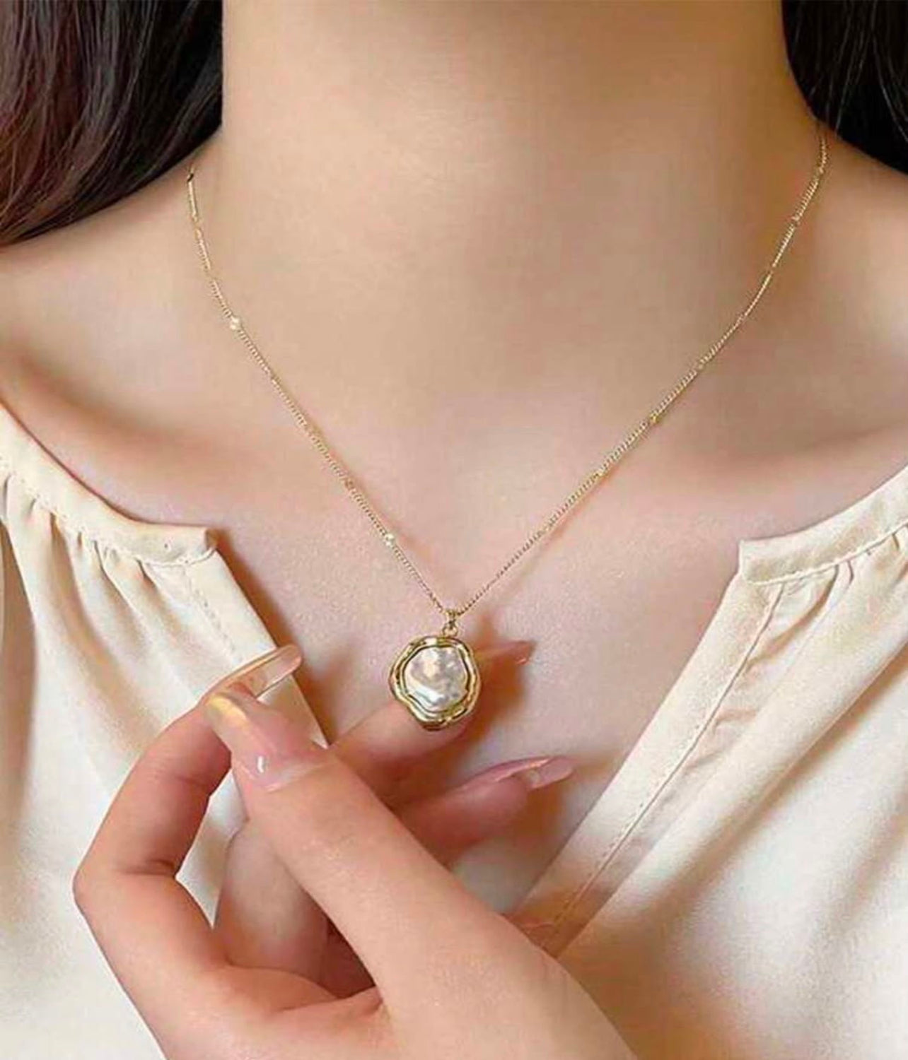 Baroque Muse Pearl Necklace