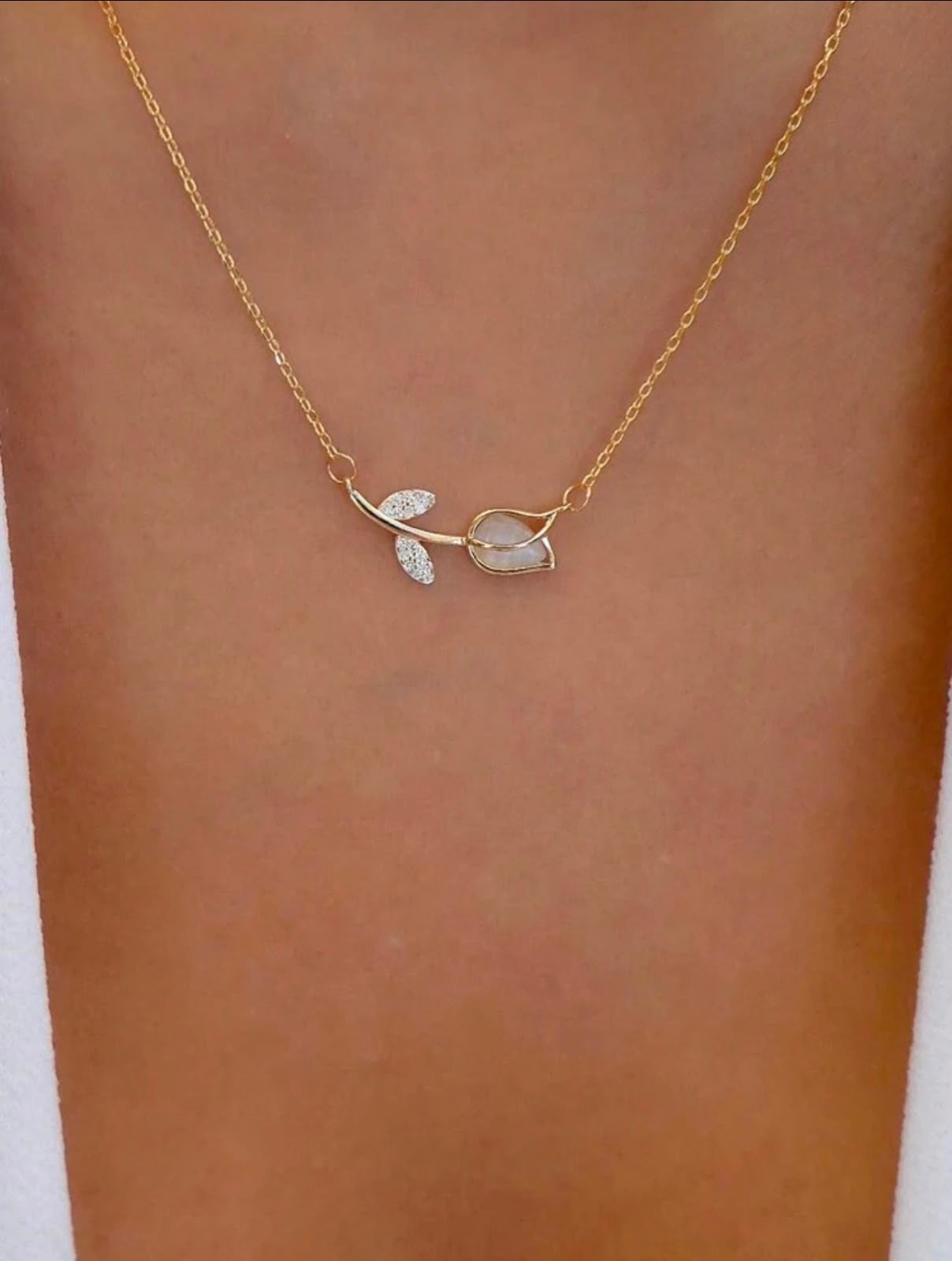 Petal Glow Necklace